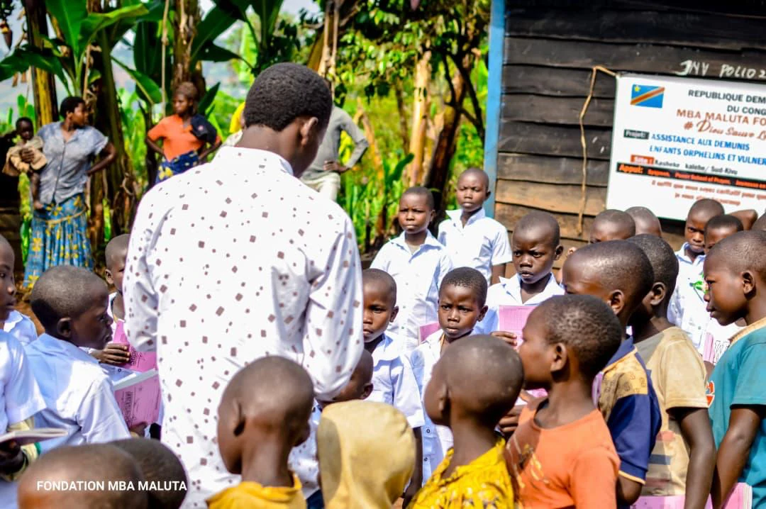 Atendimento às crianças durante o segundo trabalho em Bukavu